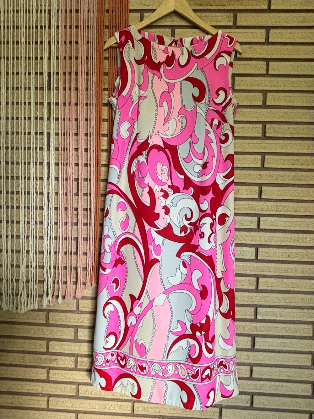 70's Neon Pink Shift Dress - Size 8 - Medium - Polyester Dress - 70's Style